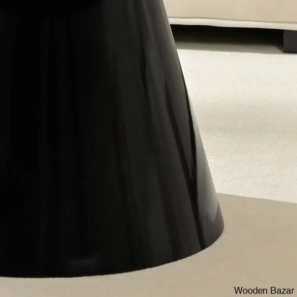 Lippas 35āā Round Coffee And Center Table