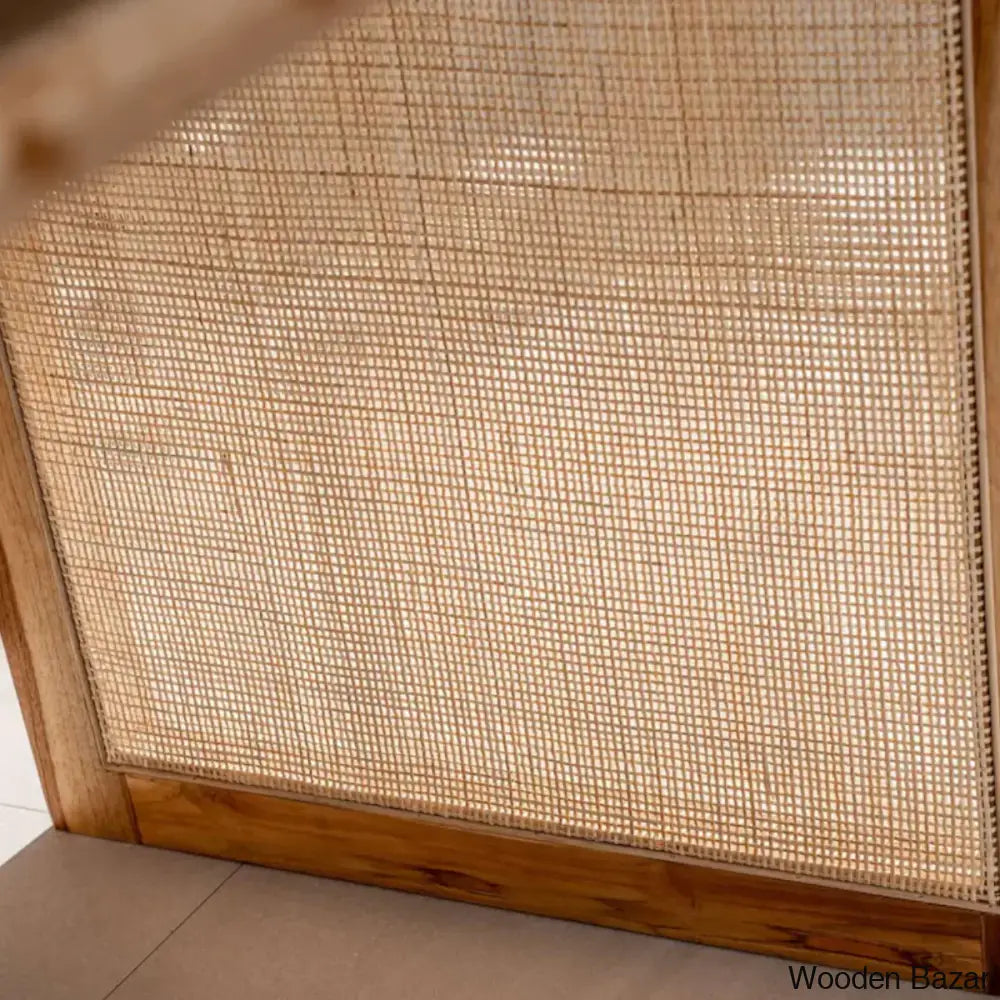  - Wooden Bazar