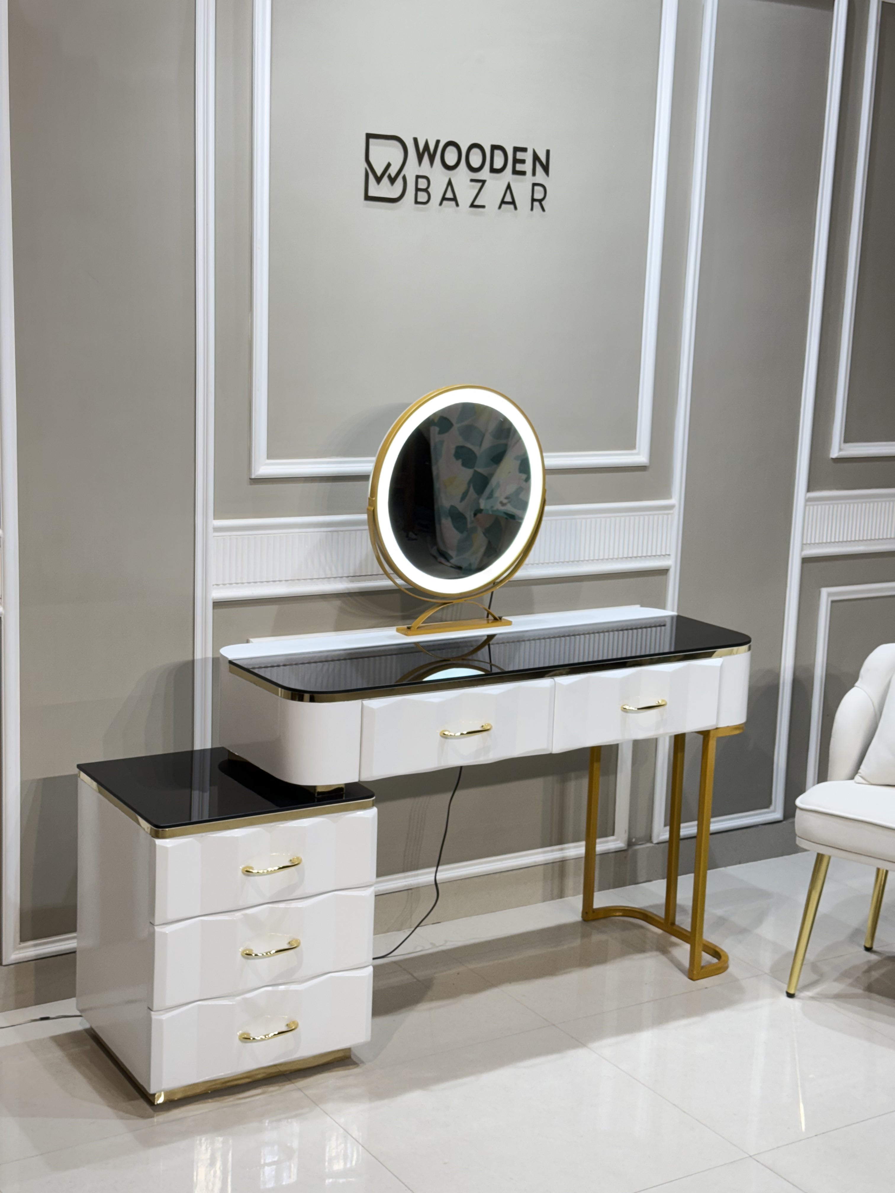 Uterry Vanity Desk with Light Mirror, Makeup Vanity Dressing Table with 3 Drawers, 6 Adjustable Shelves