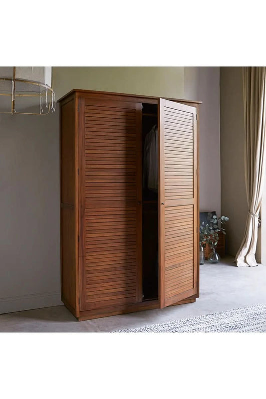  - Wooden Bazar