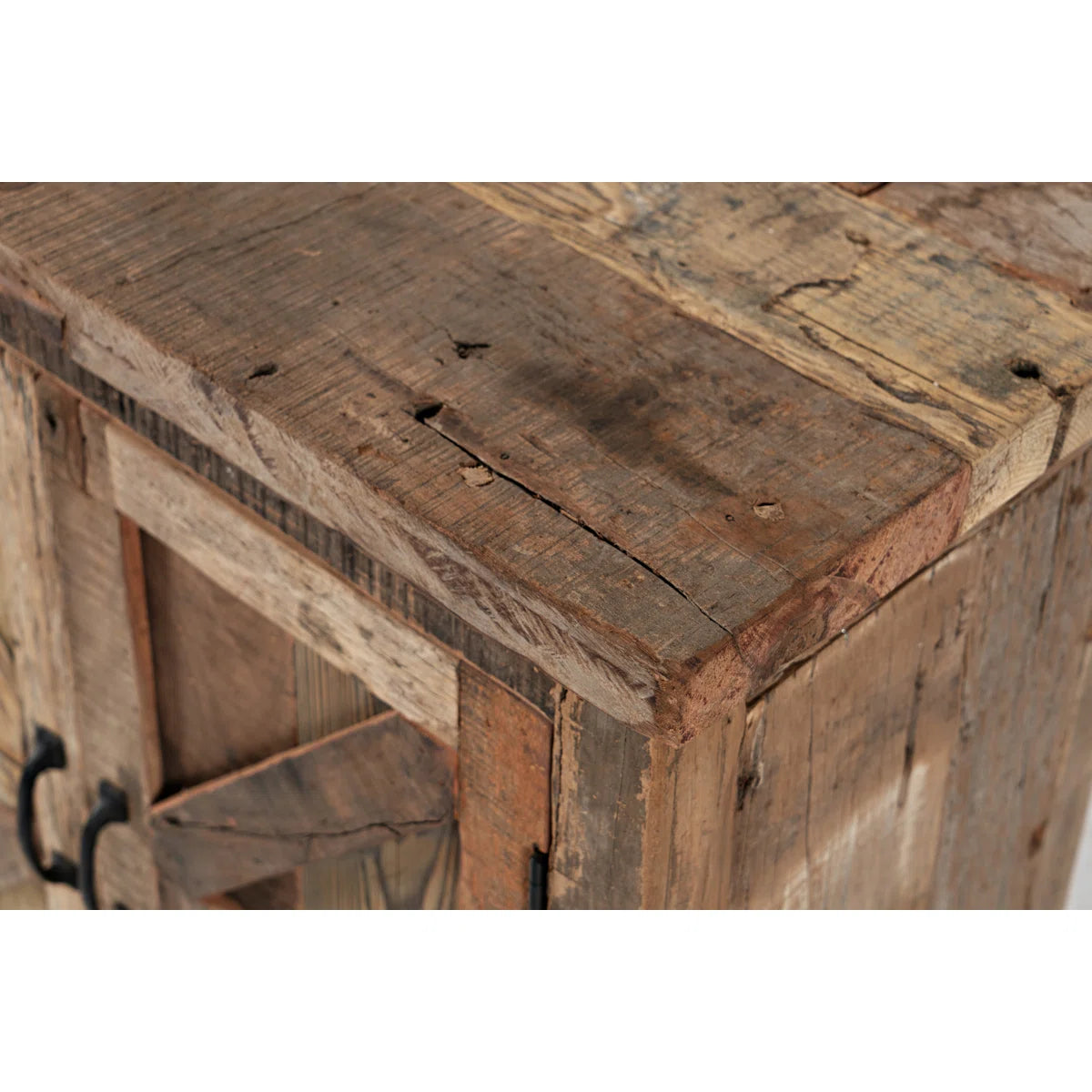 - Wooden Bazar