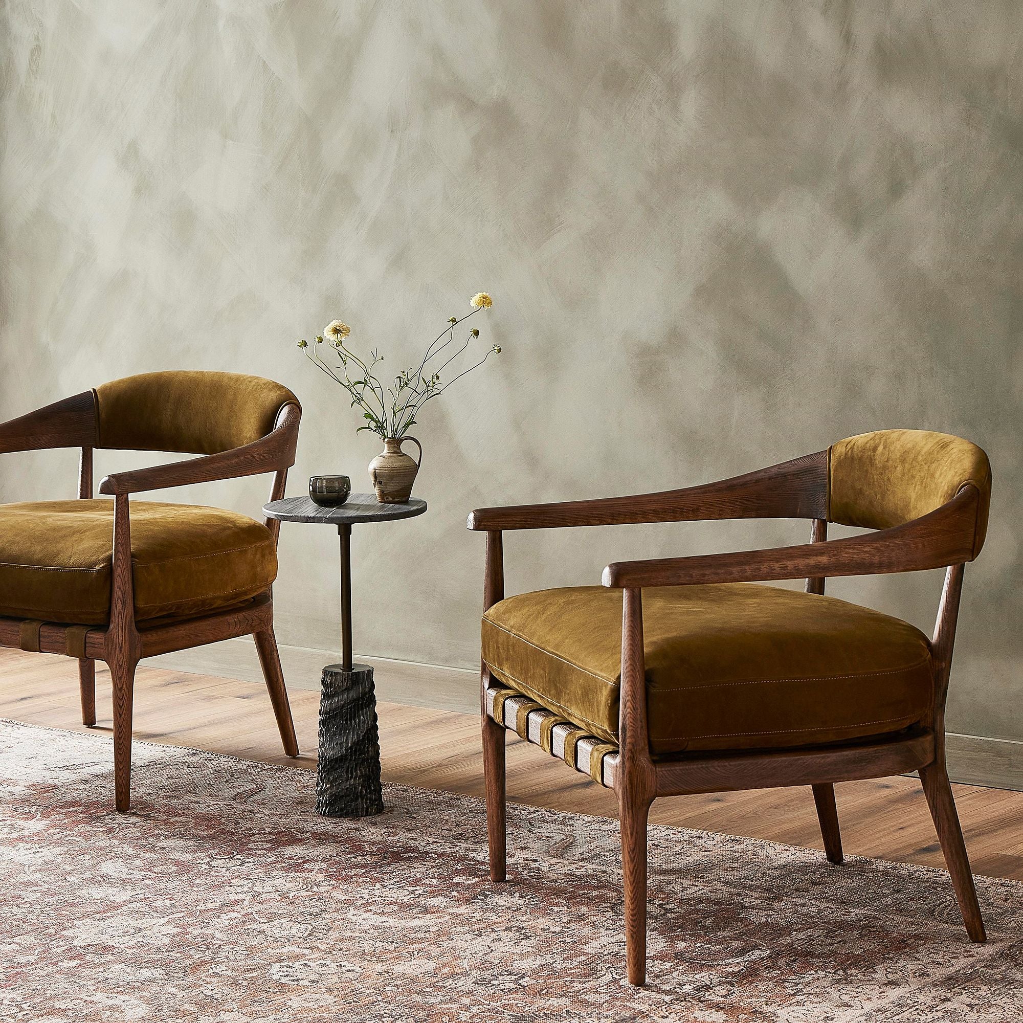 Qavilian Leather Chair - Wooden bazar