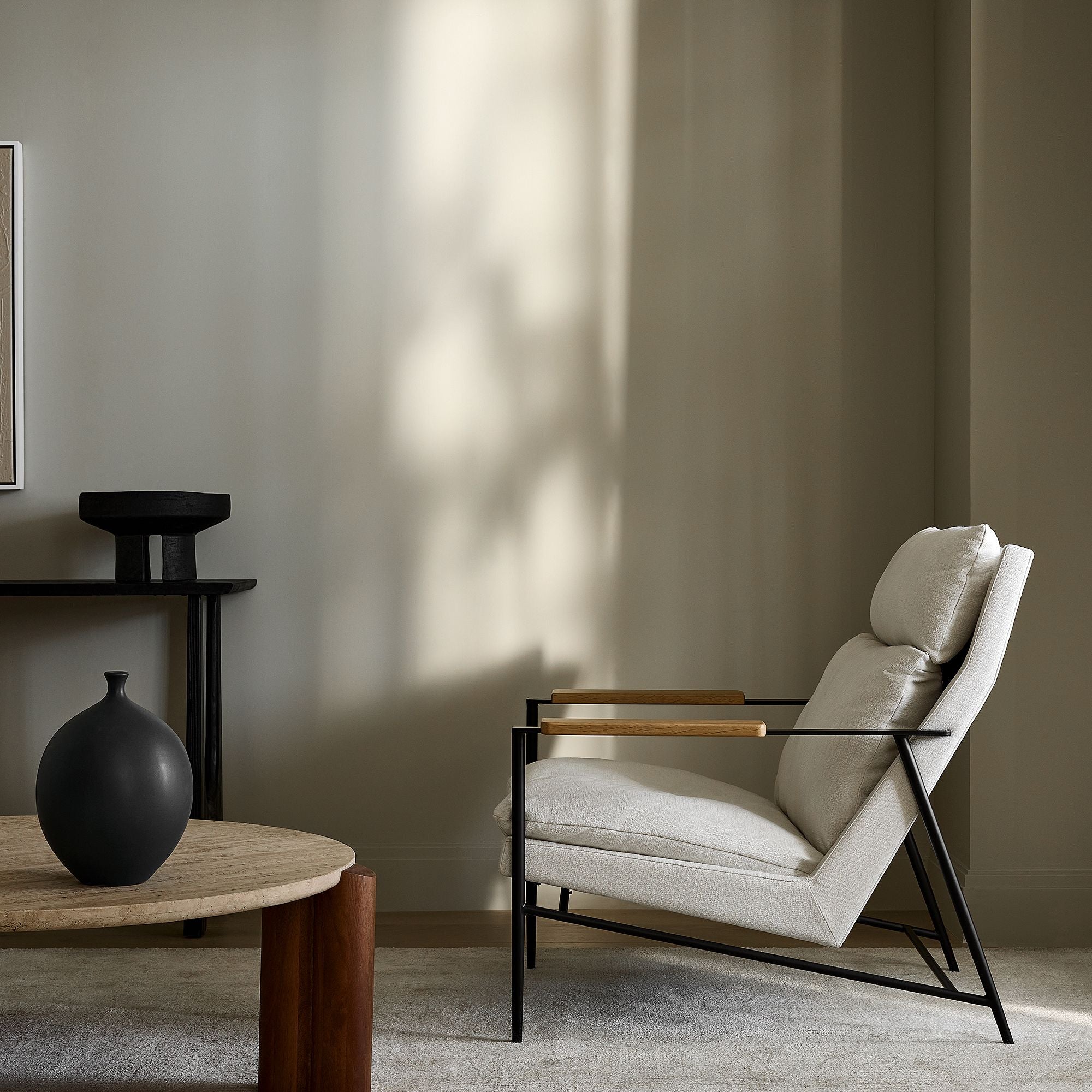 Lein Modern Lounge Chair in Cream Upholstery with Black Metal Frame & Wooden Armrests