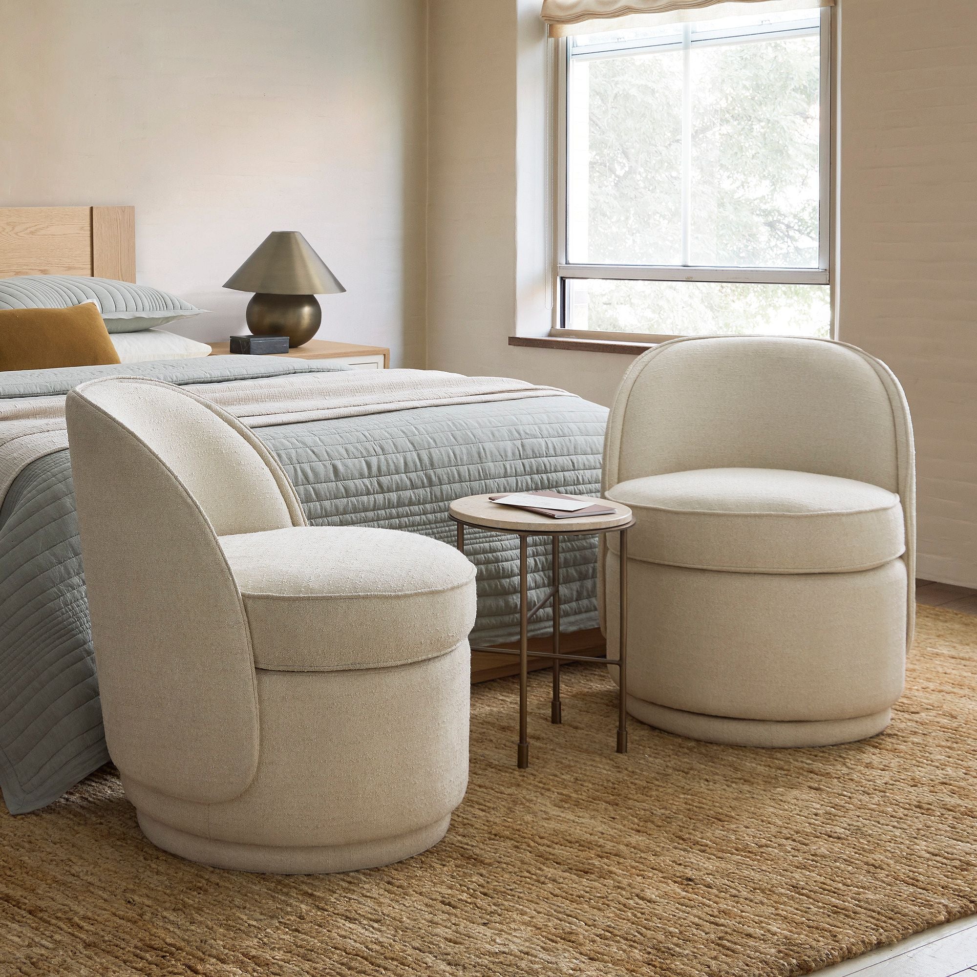 Eiono Swivel Chair - Wooden bazar