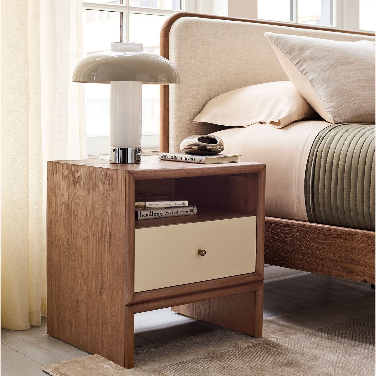 Kianovich Modern Bedside Table - Wooden Bazar