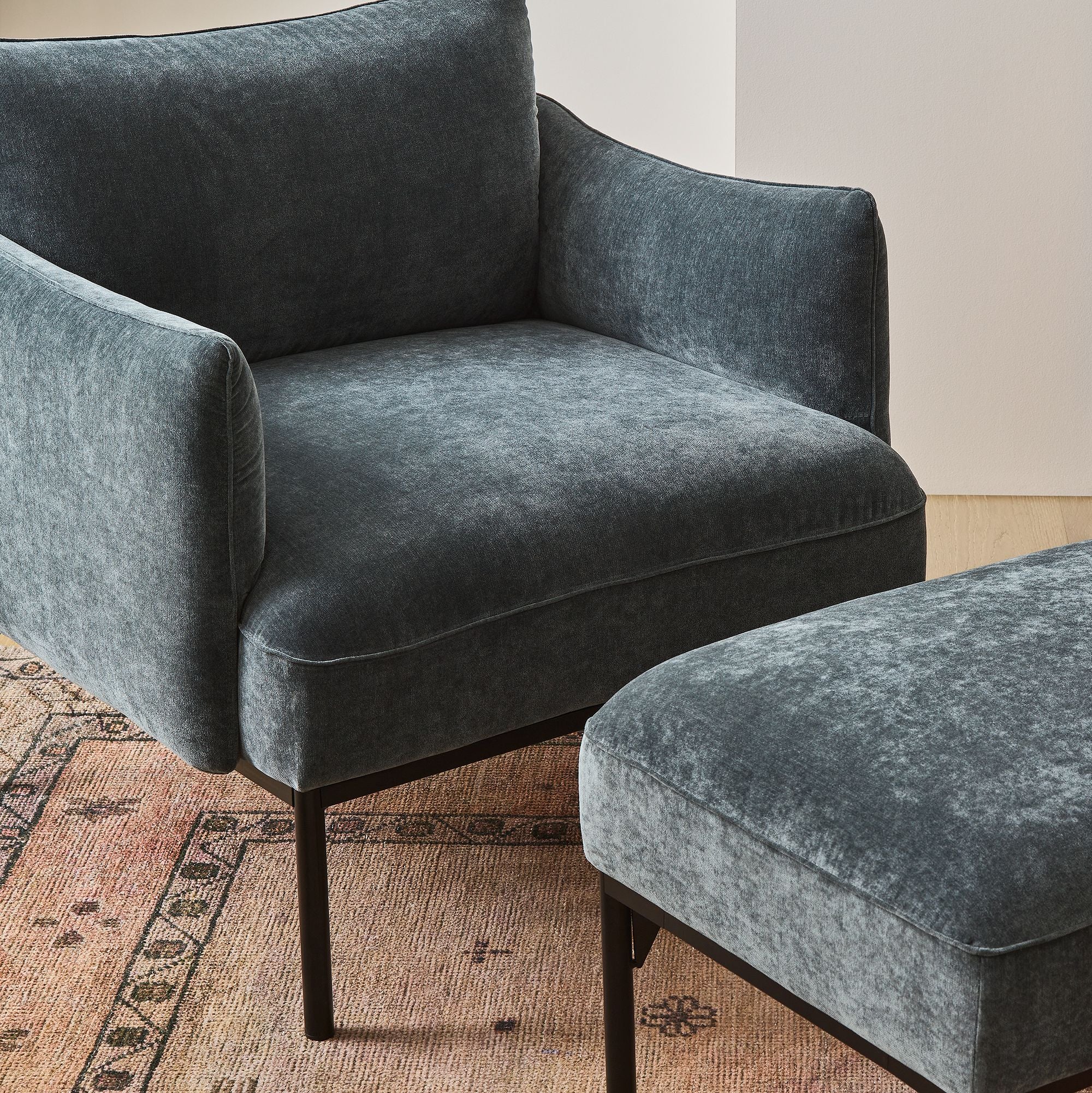 Aineex Chair & Ottoman Set - Wooden Bazar
