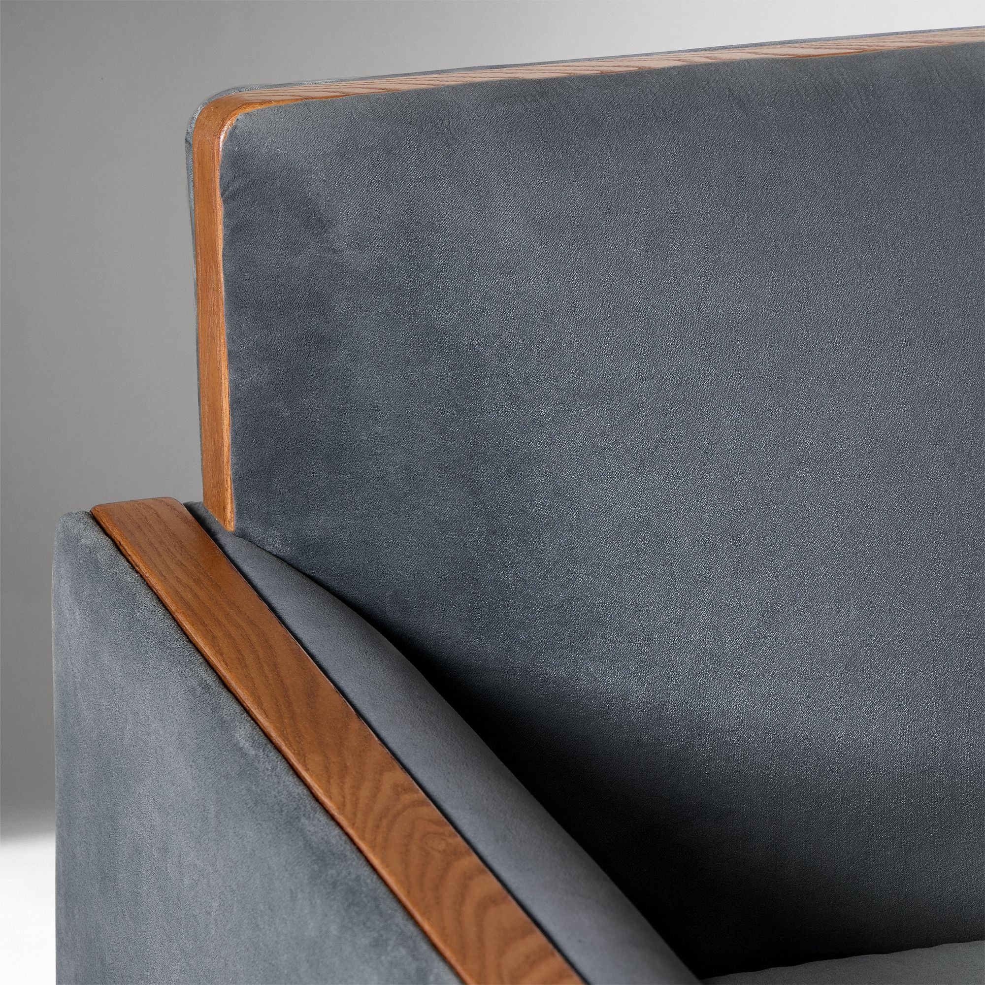Rebbi Club Chair - Wooden bazar