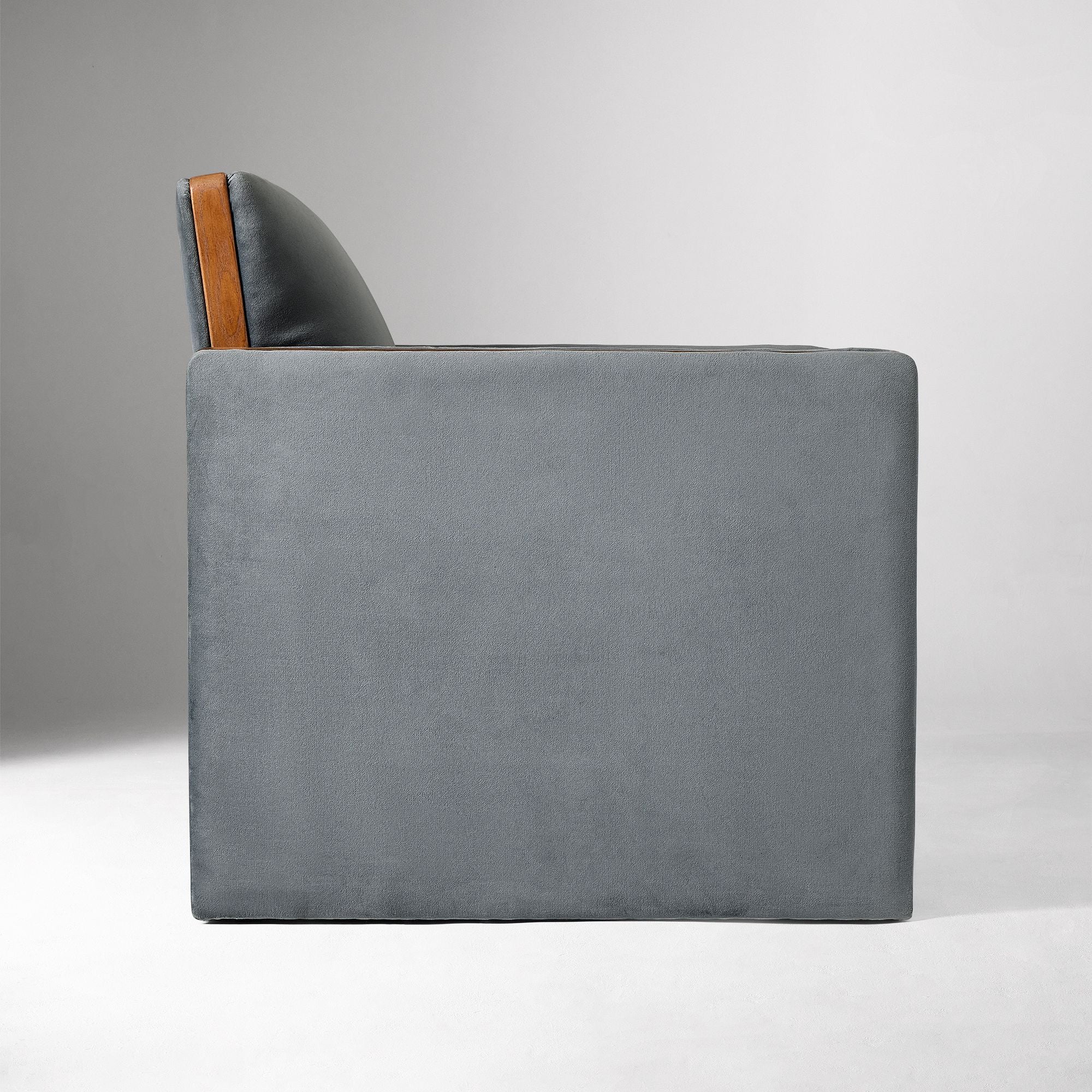 Rebbi Club Chair - Wooden bazar